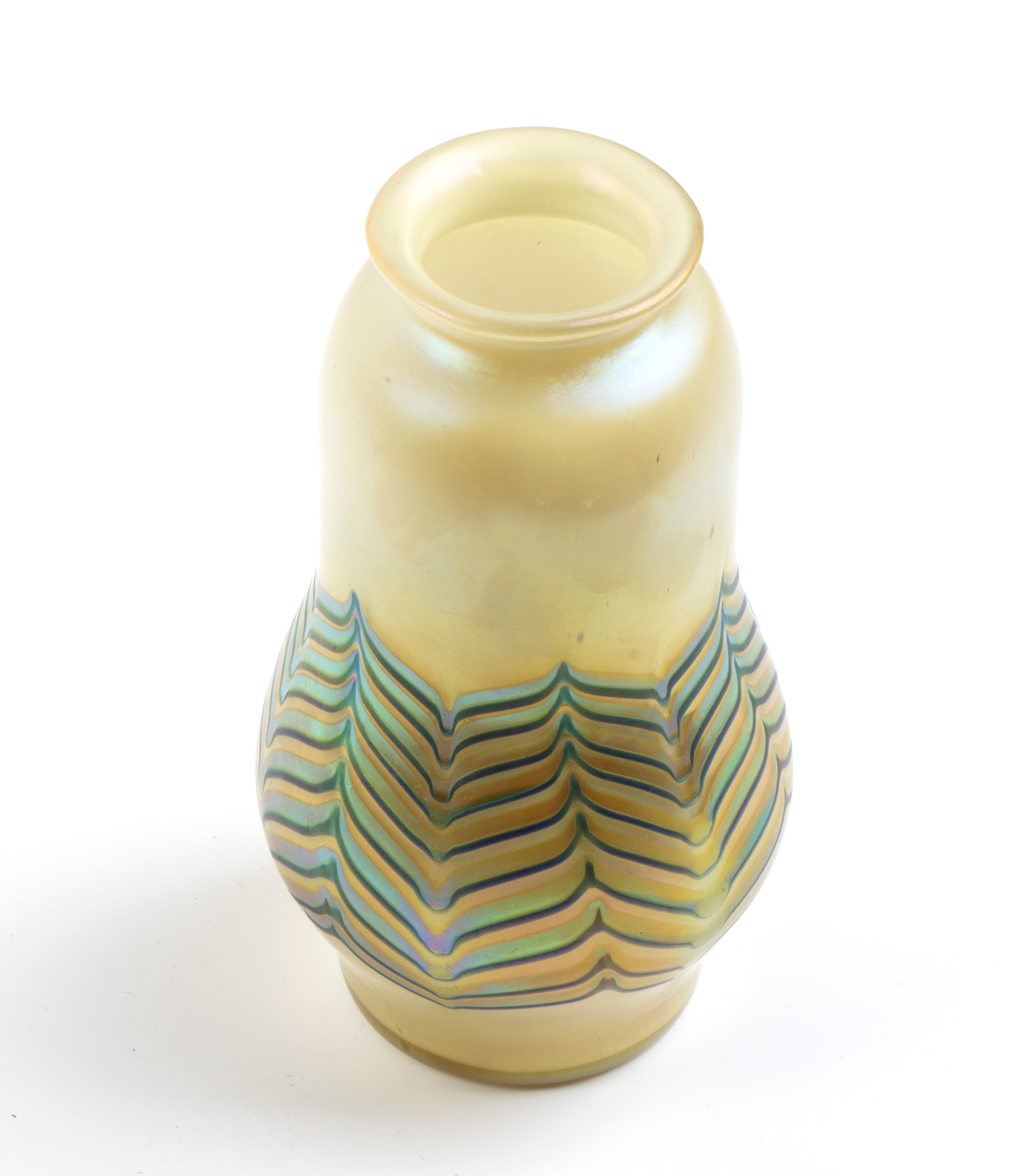 Vaso Austriaco in Vetro Cangiante