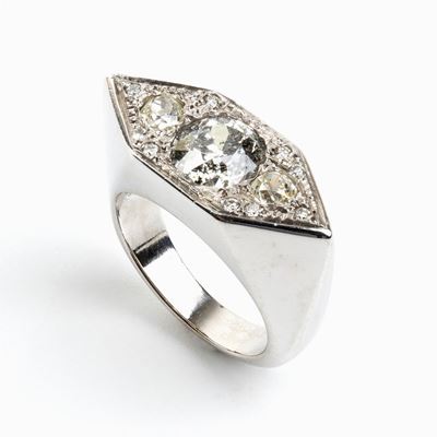 Anello in Oro Bianco con Diamanti