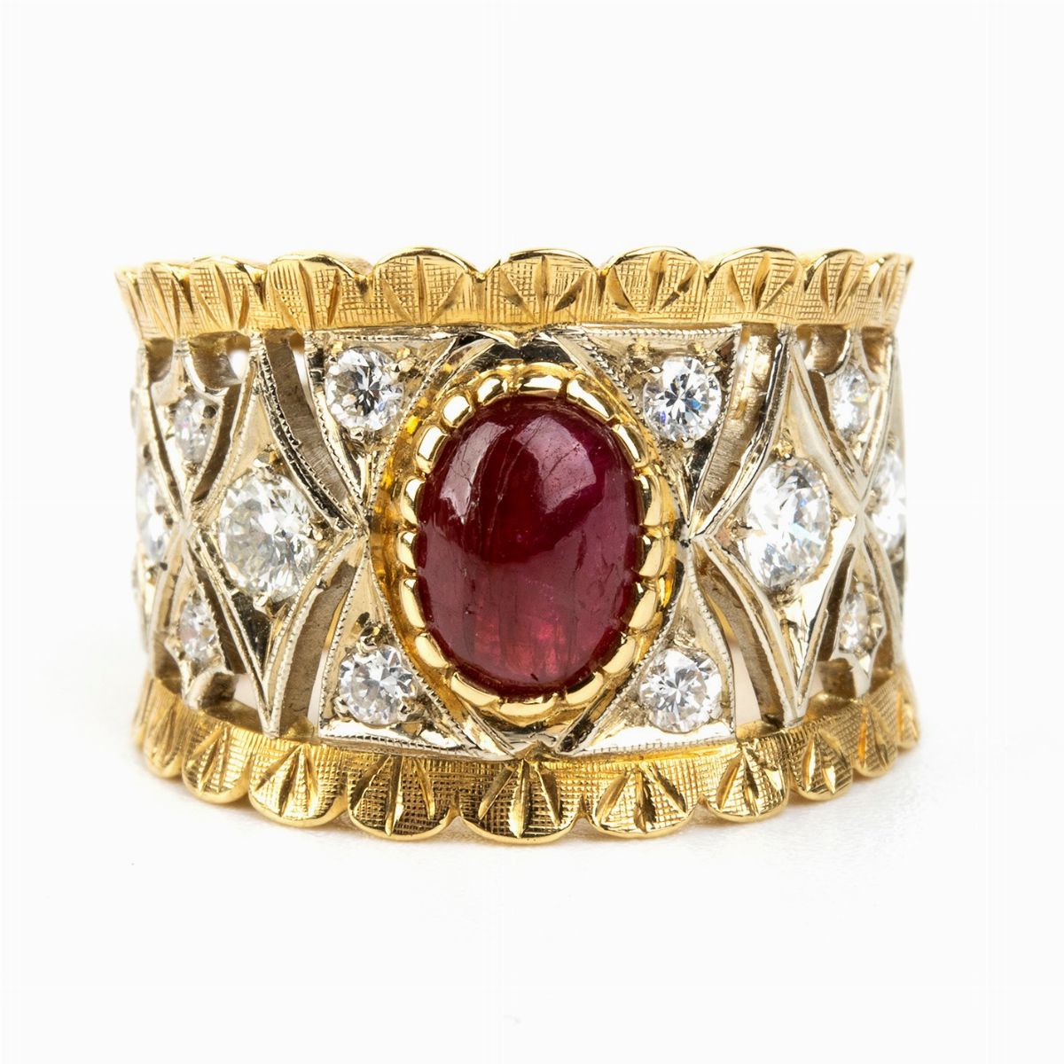 Anello a Fascia in Oro con Rubino e Diamanti