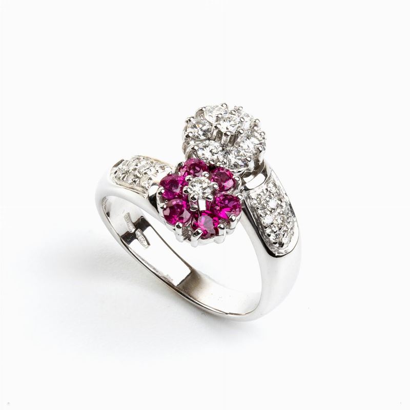Anello in Oro con Diamanti e Rubini