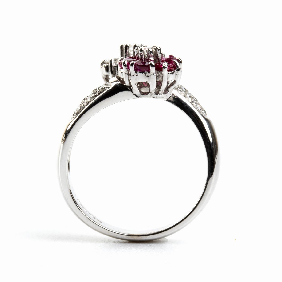 Anello in Oro con Diamanti e Rubini