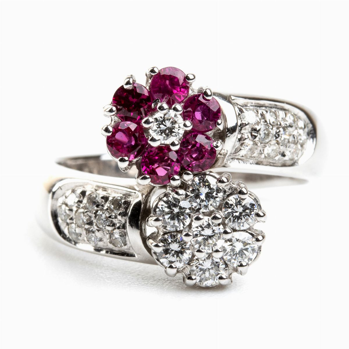 Anello in Oro con Diamanti e Rubini
