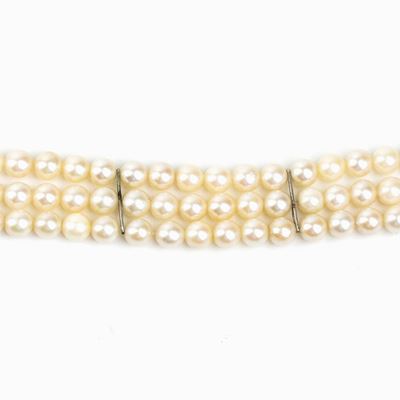 Bracciale con Perle, Fermezza in Oro Bianco e Zaffiri