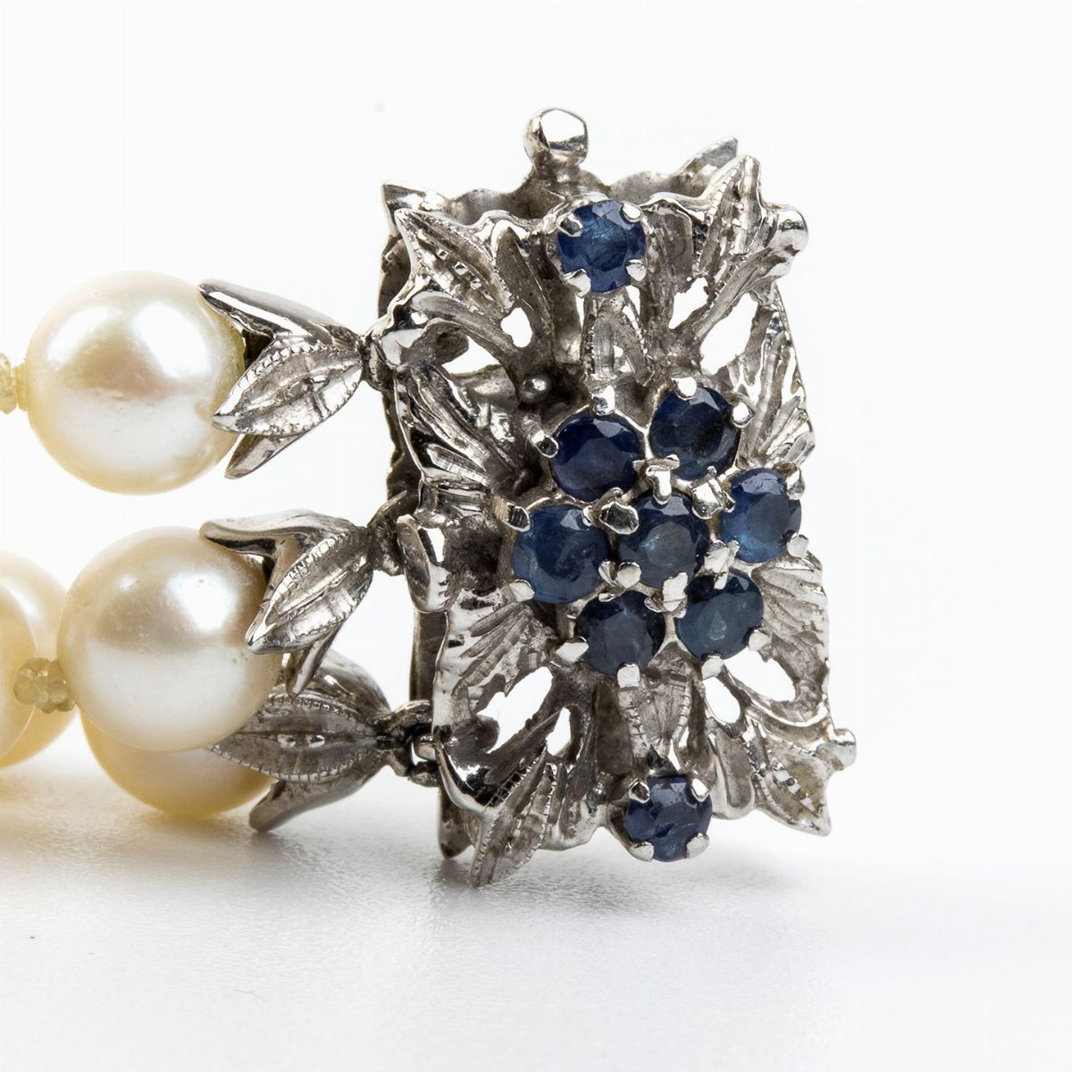 Bracciale con Perle, Fermezza in Oro Bianco e Zaffiri