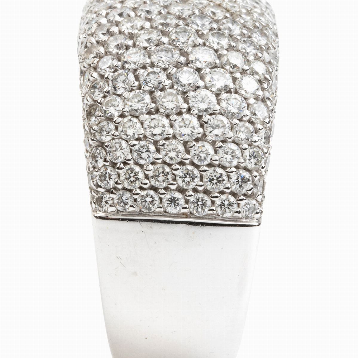 Anello in Oro e Pavé di Diamanti
