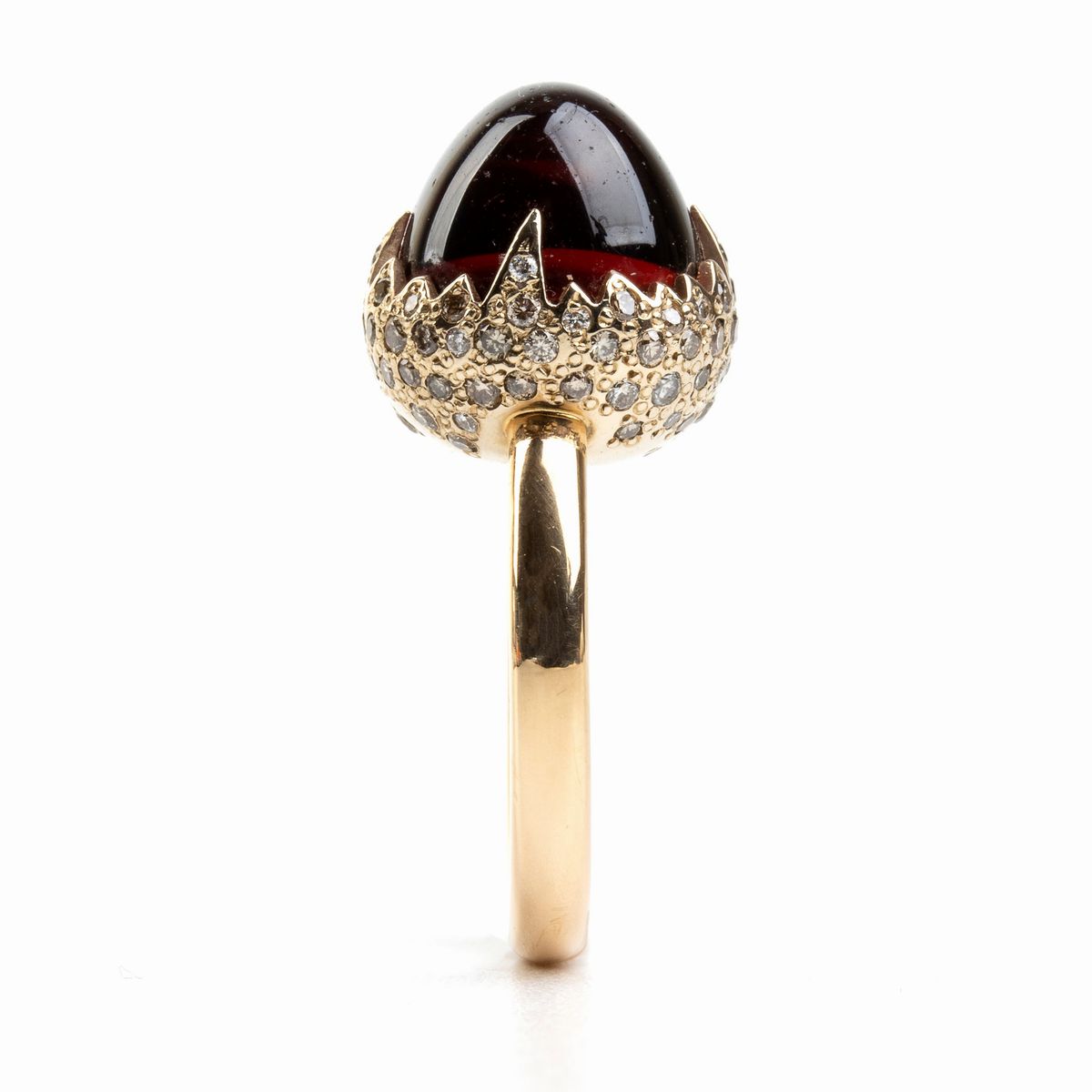 Pomellato: Anello "chimera" in Oro con Granato e Diamanti Brown