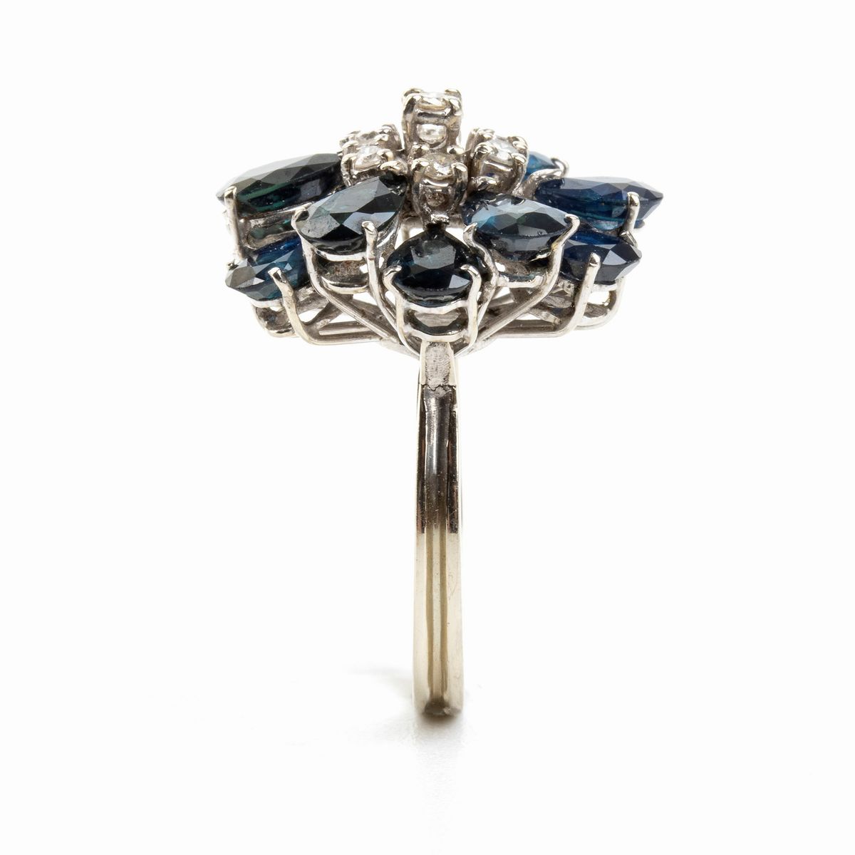 Anello in Oro con Zaffiri e Diamanti