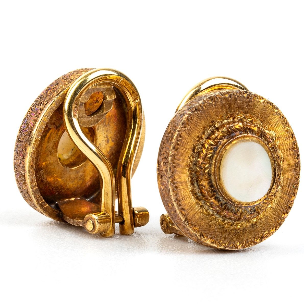Federico Buccellati: Orecchini in Oro Giallo con Madreperla