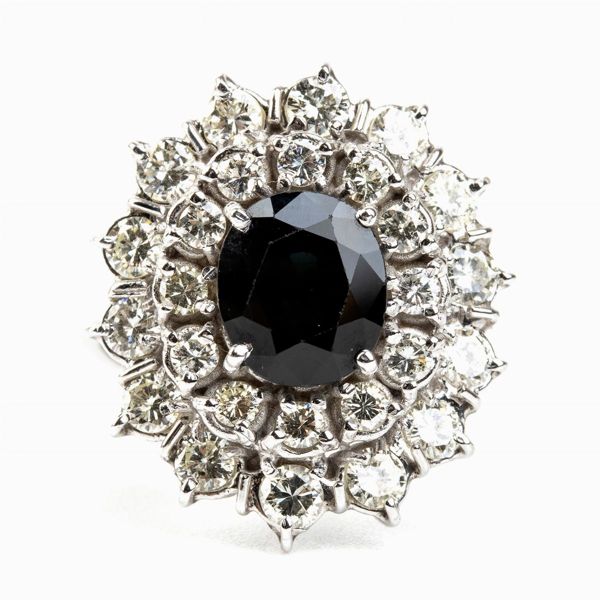 Anello in Oro Bianco con Zaffiro e Diamanti