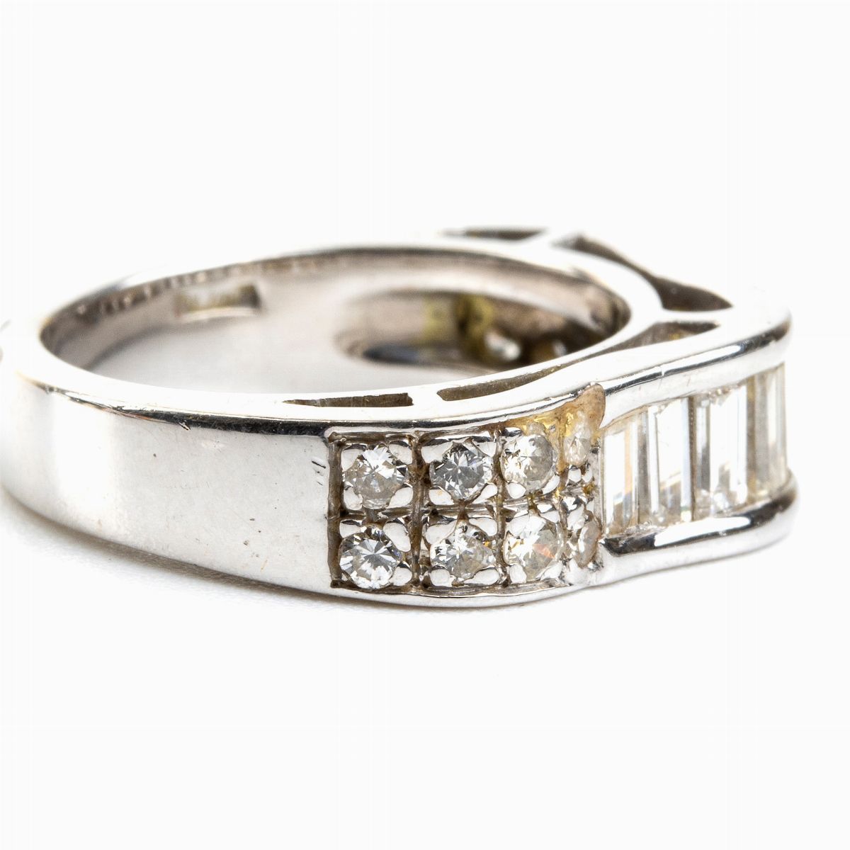 Anello in Oro con Diamanti