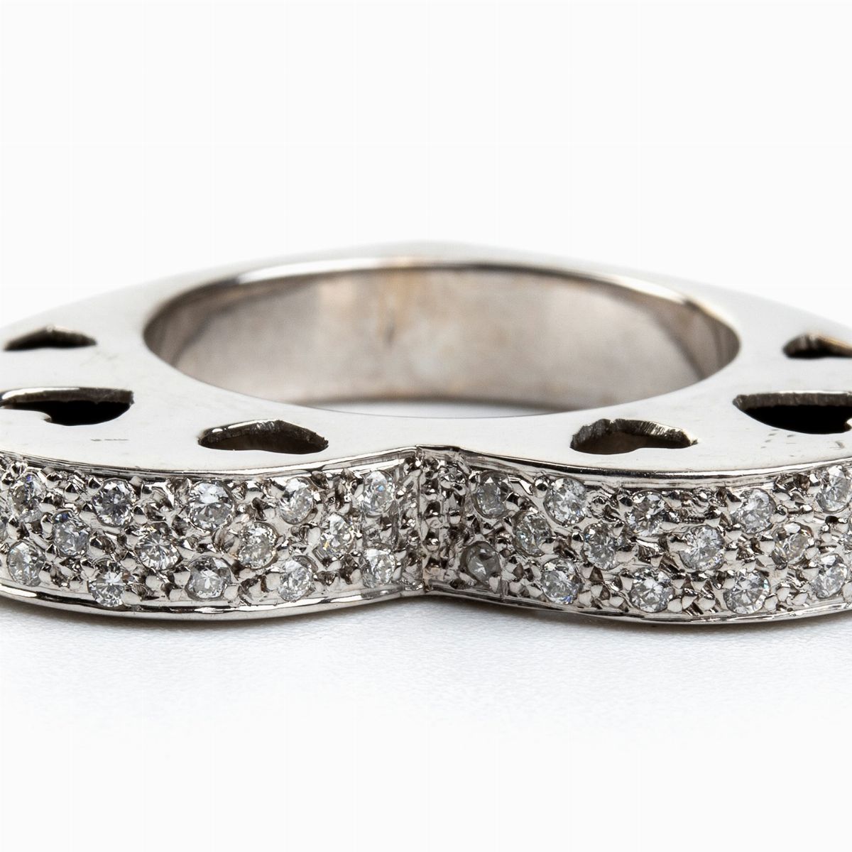 Anello a Cuore in Oro e Diamanti