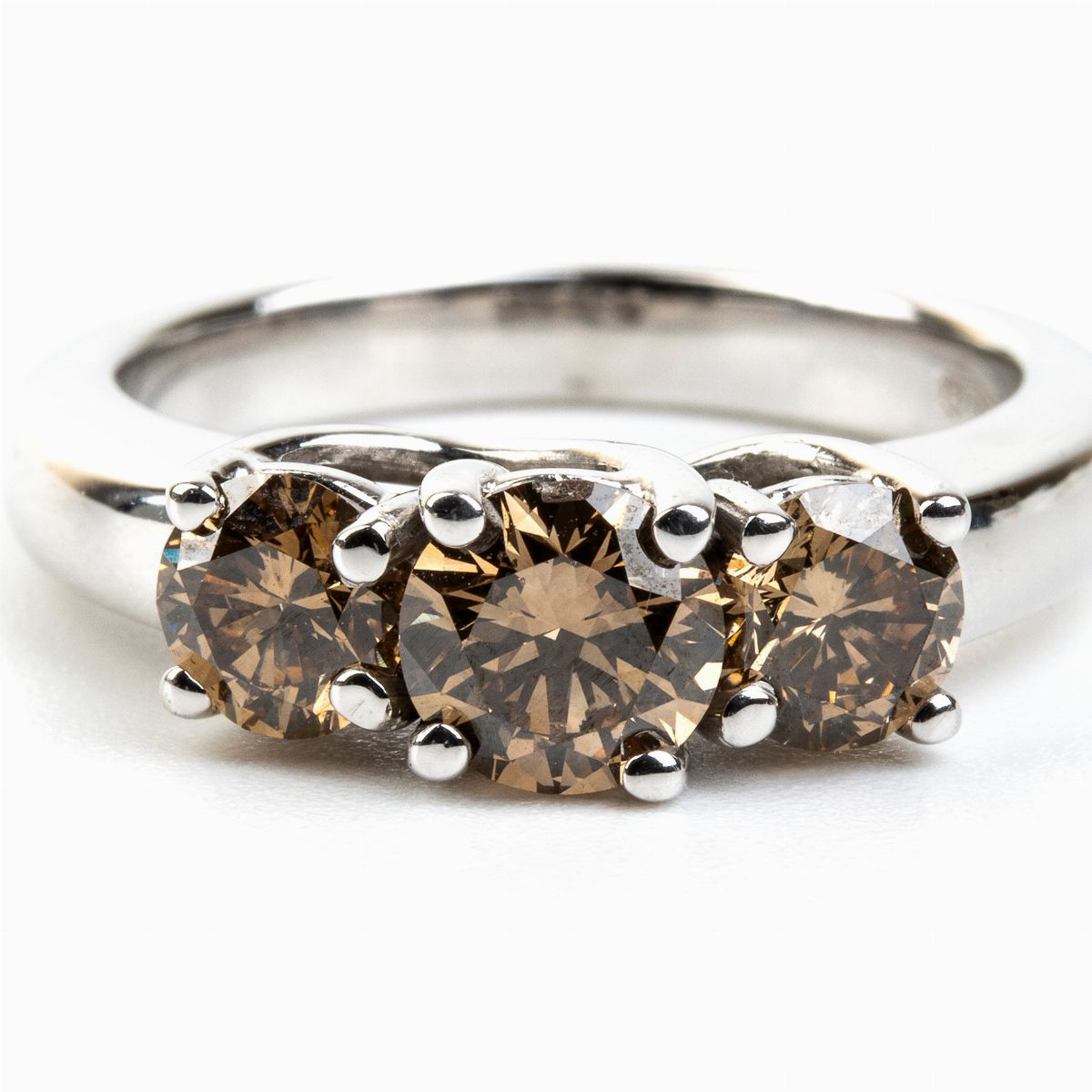Anello Trilogy in Oro con Diamanti Brown