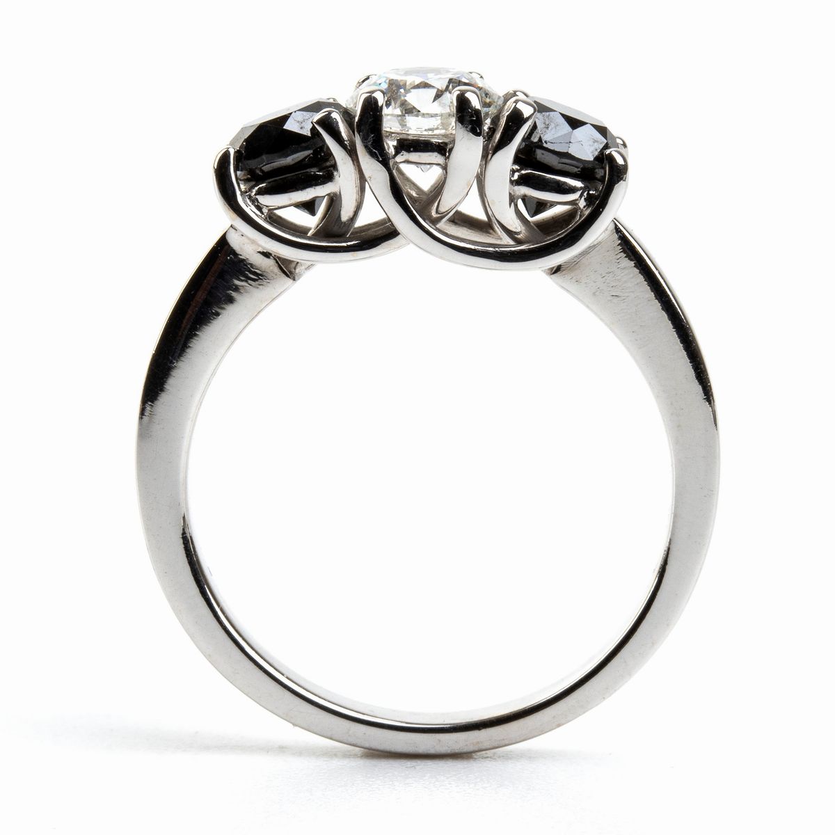 Anello Trilogy in Oro con Diamanti