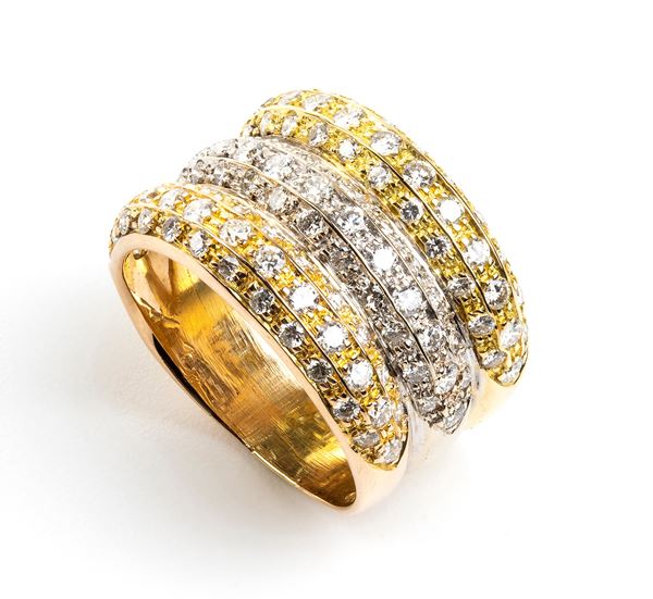 Diamond tri-color gold ring