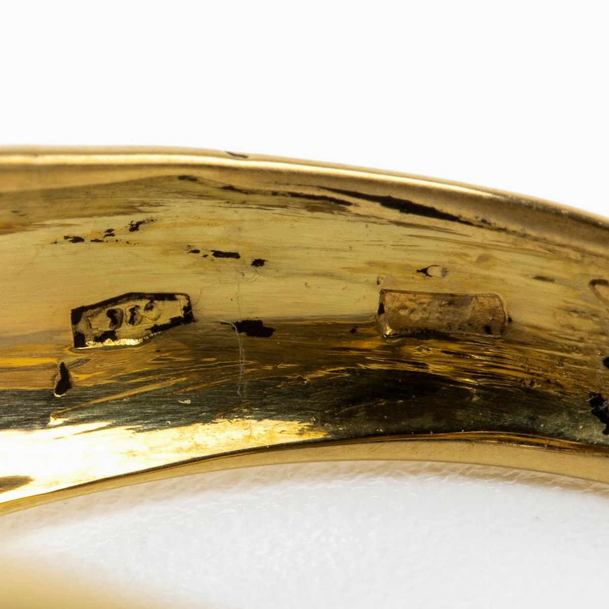 Anello con Coppia di Teste di Pantera in Oro e Diamanti