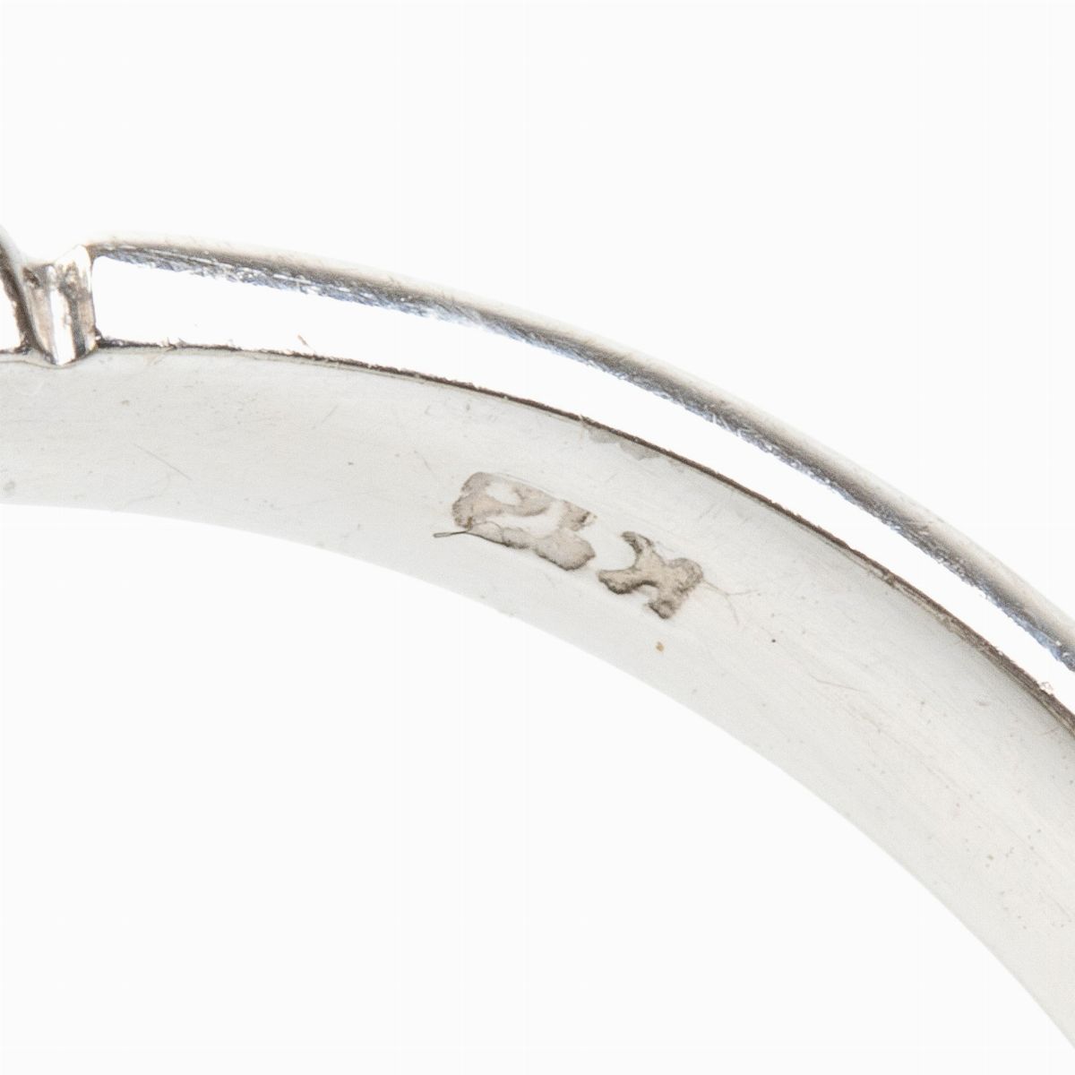 Anello Floreale in Oro con Rubini, Smeraldi e Diamanti