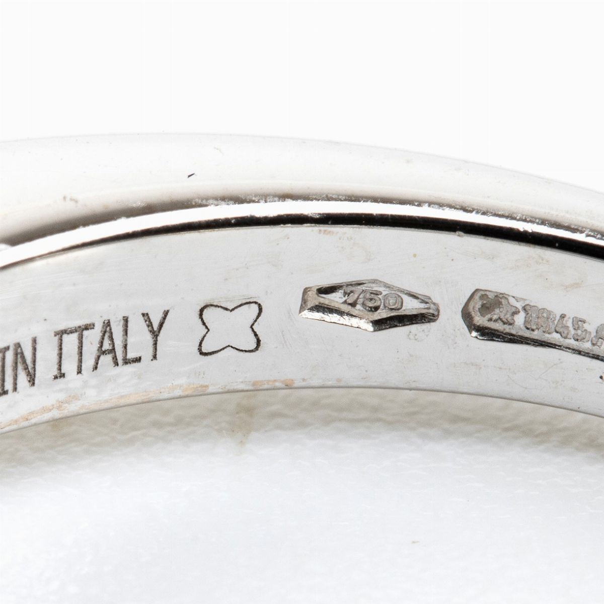 Anello Trilogy in Oro Bianco e Diamanti