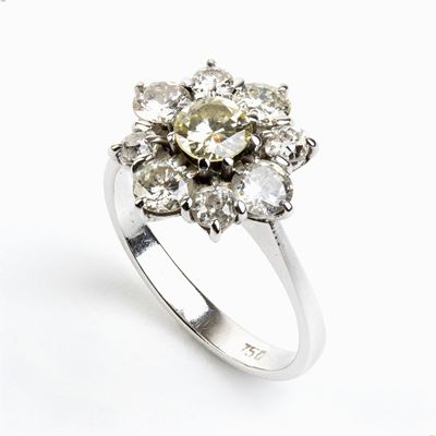 Anello a Fiore in Diamanti ed Oro Bianco