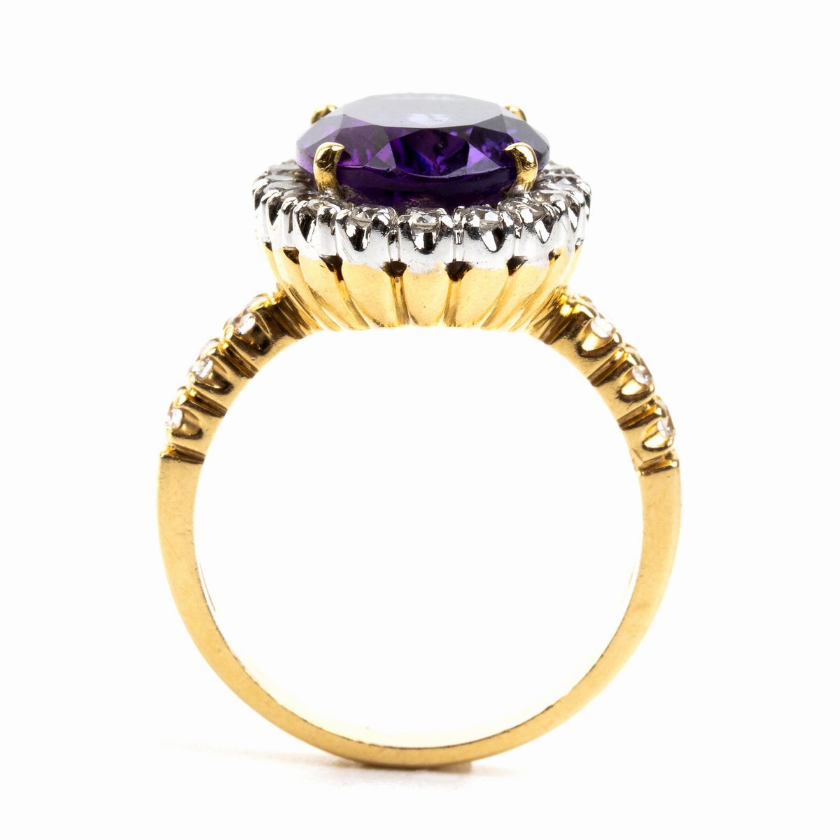 Anello in Oro con Ametista e Diamanti