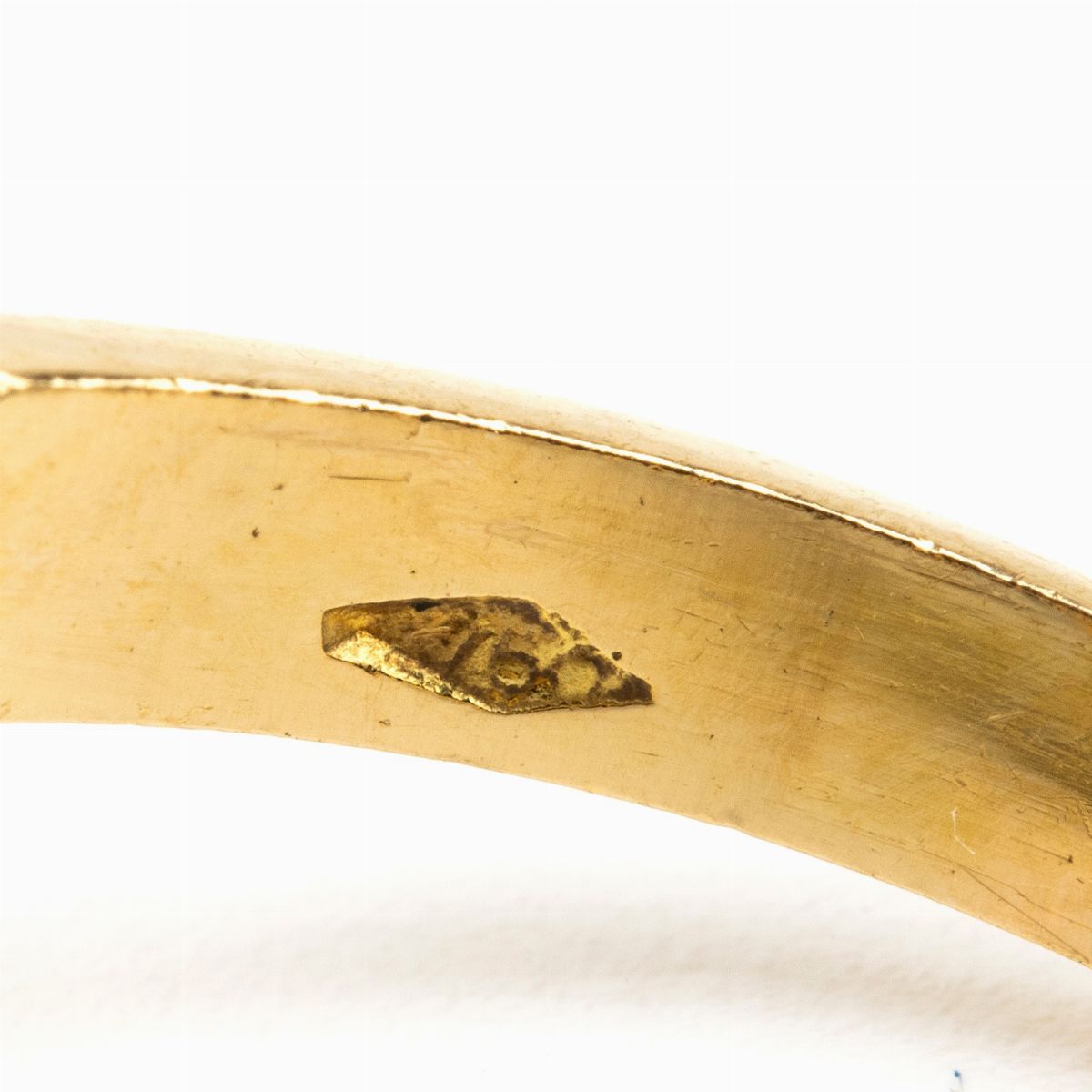 Anello in Oro con Ametista e Diamanti