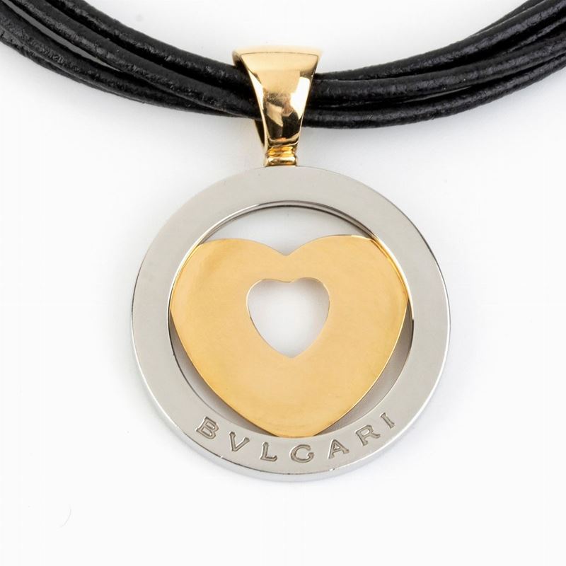 Bulgari: Girocollo con Pendente Tondo-cuore in Oro e Acciaio