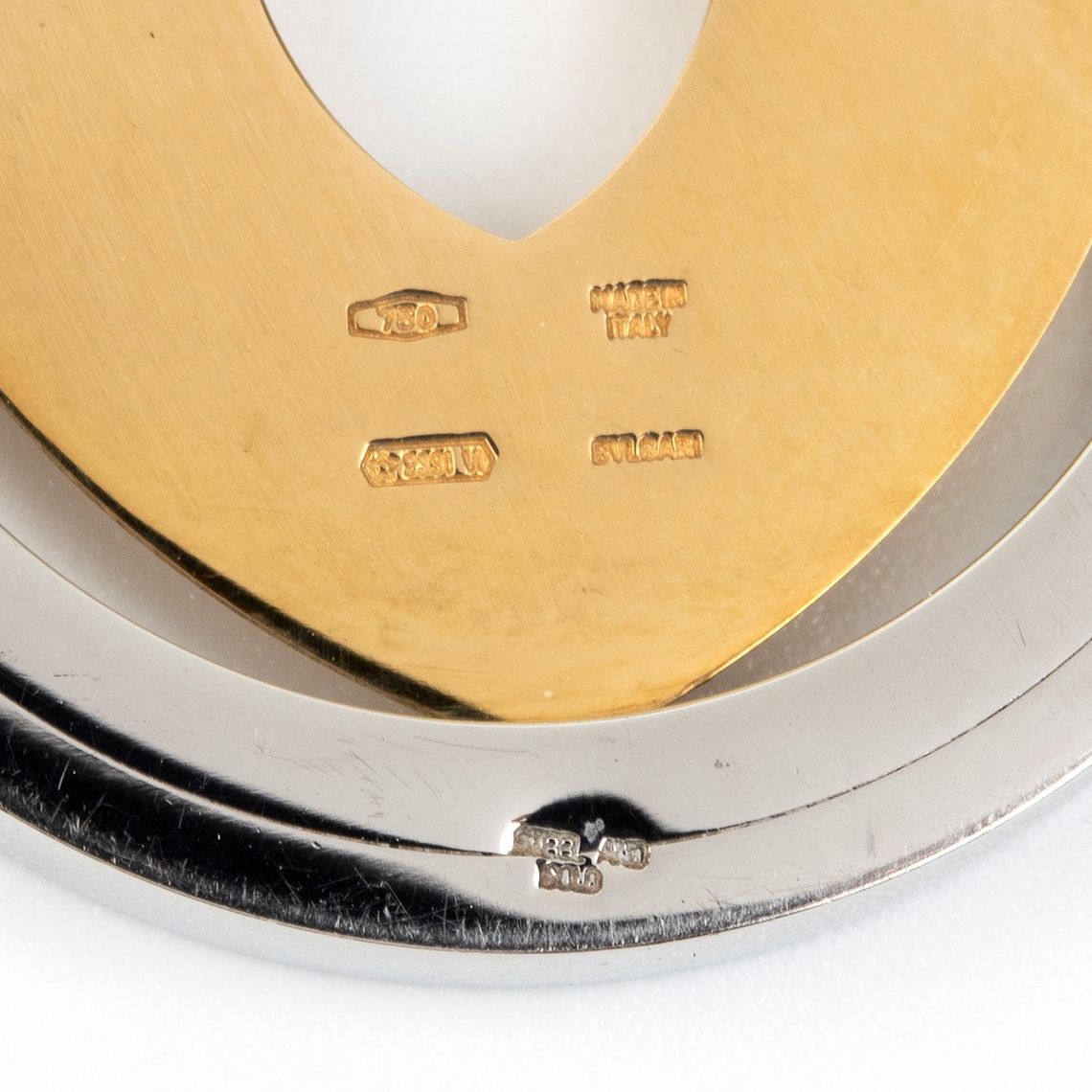 Bulgari: Girocollo con Pendente Tondo-cuore in Oro e Acciaio