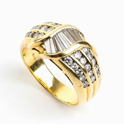 Salvini: Anello in Oro con Diamanti