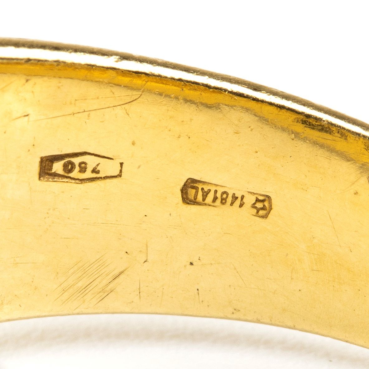 Salvini: Anello in Oro con Diamanti