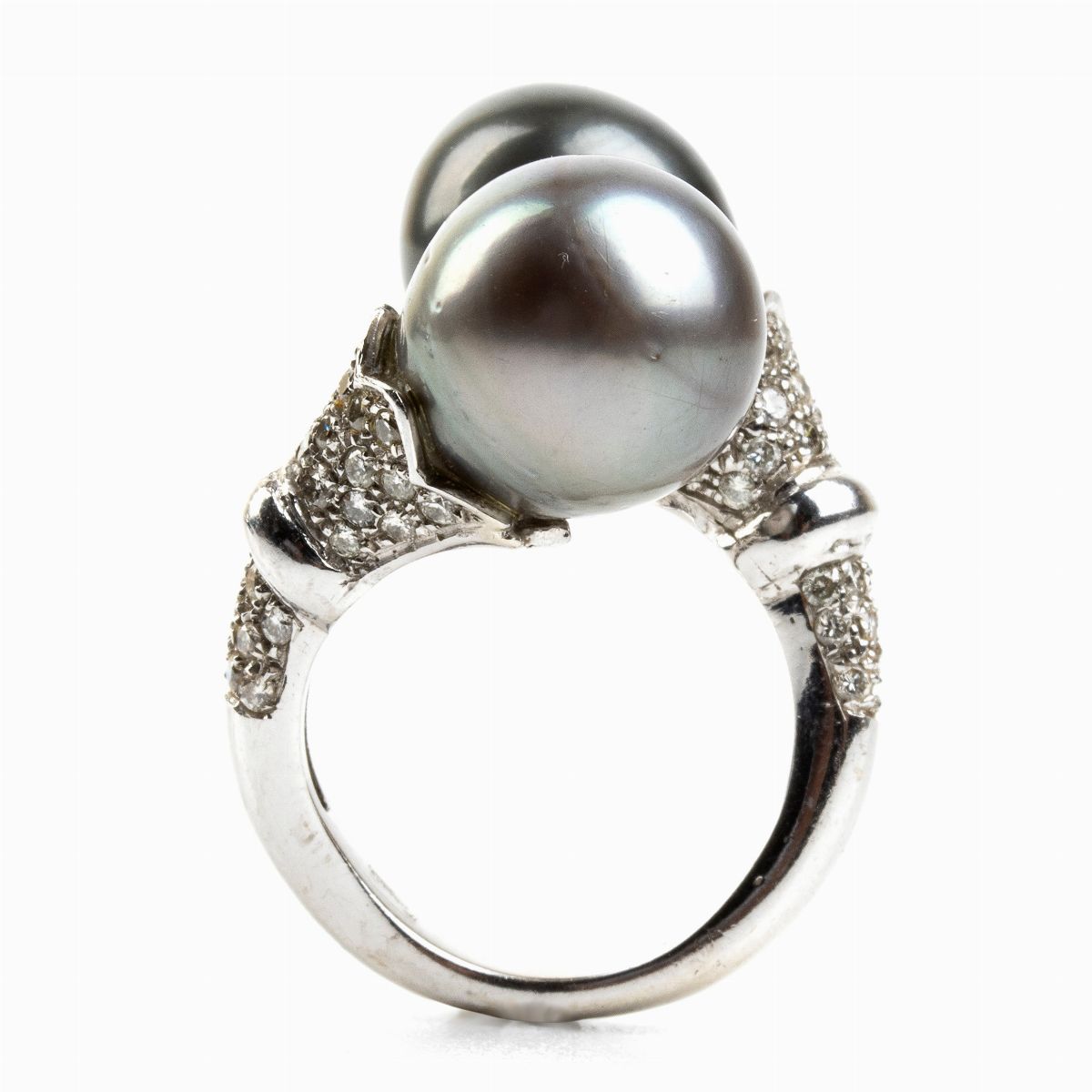 Anello in Oro a Motivo Contrariè in Perle Tahiti e Diamanti