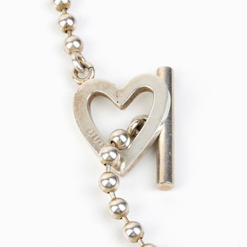 Gucci Toggle Heart: Girocollo in Argento con Motivo di Cuore