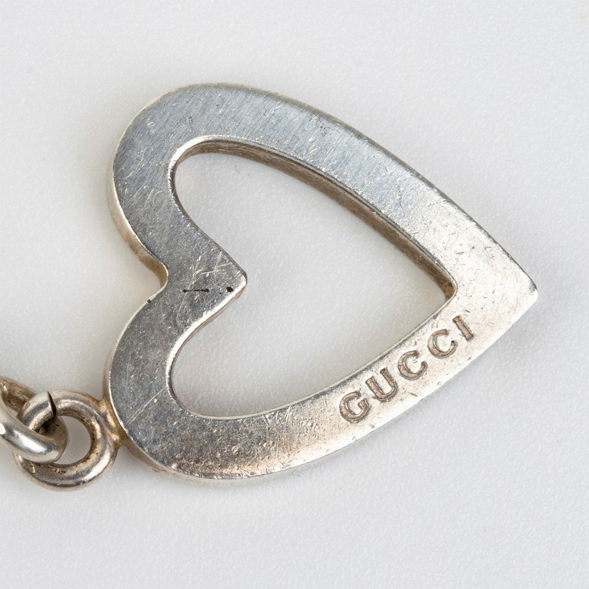 Gucci Toggle Heart: Girocollo in Argento con Motivo di Cuore