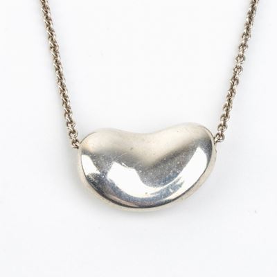 Tyffany & Co: Girocollo in Argento con Pendente Fagiolo