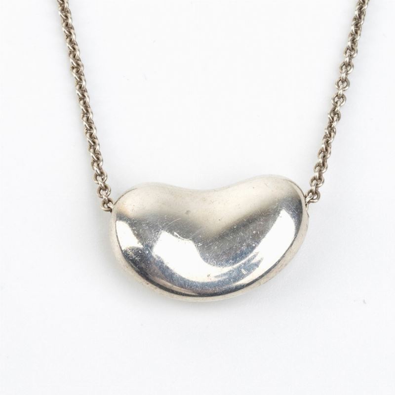 Tyffany & Co: Girocollo in Argento con Pendente Fagiolo