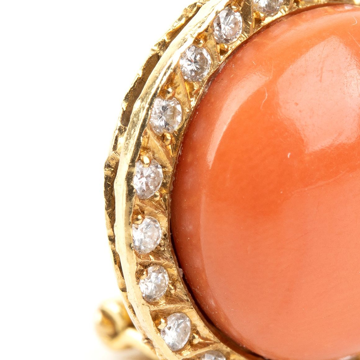 Orecchini in Oro Giallo, Corallo Cerasuolo e Diamanti