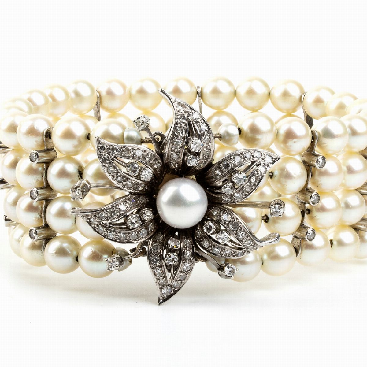 Scortecci: Bracciale di Perle con Diamanti