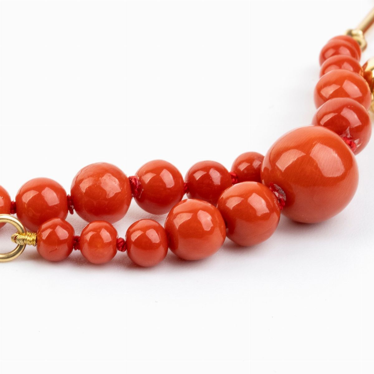 Collana in Argento Dorato e Corallo Mediterraneo