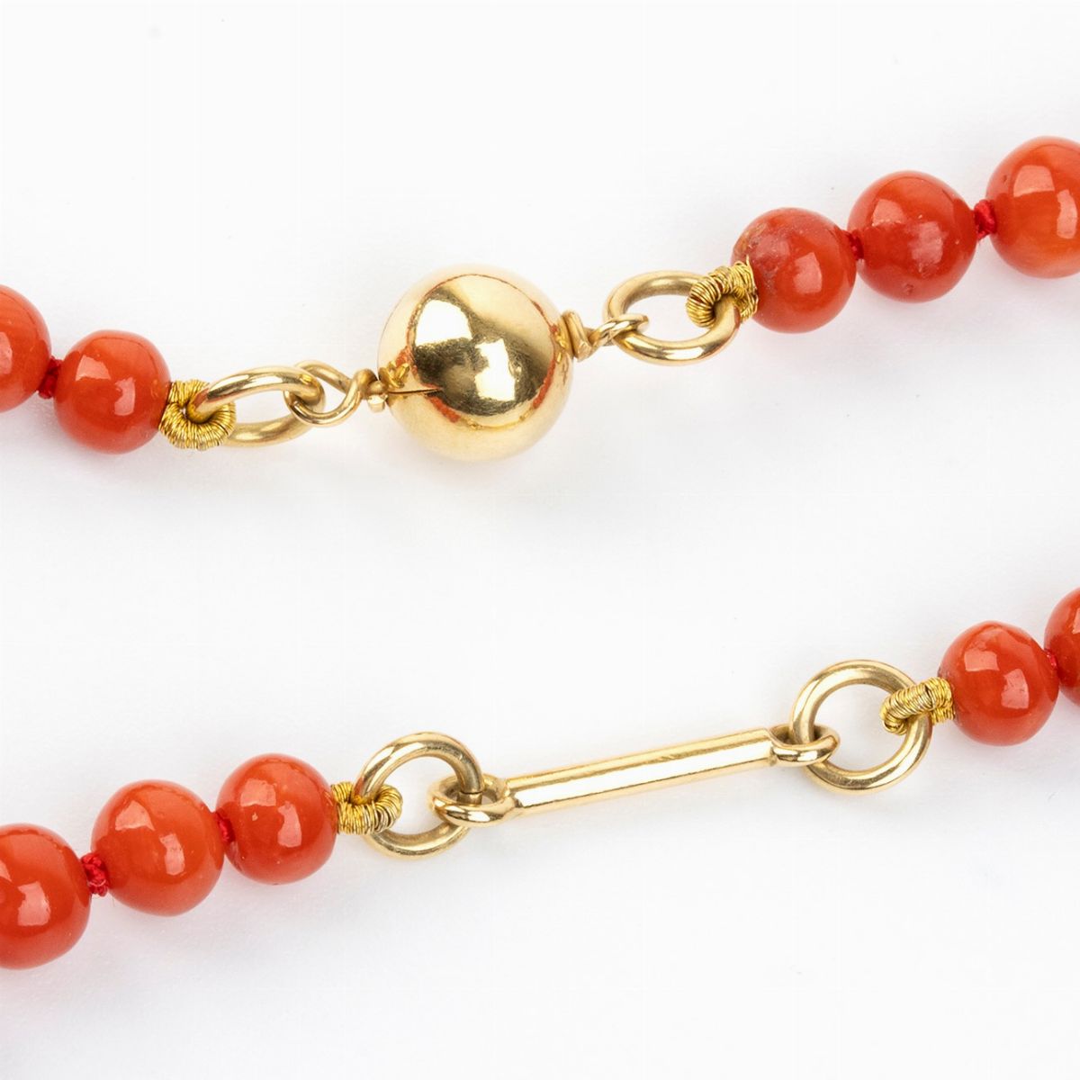 Collana in Argento Dorato e Corallo Mediterraneo