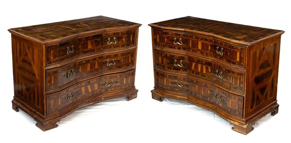 Rare pair of Venetian chests of drawers -  Padua, late 17th century
