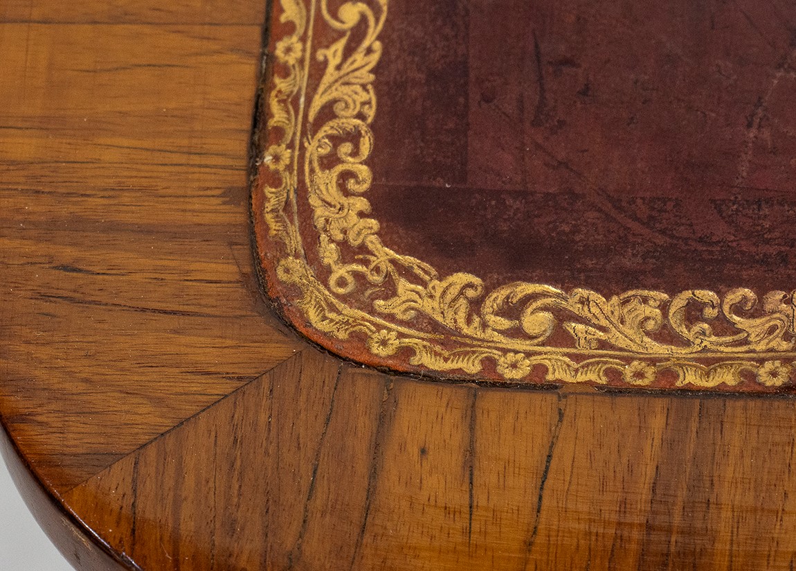 Piccolo Scrittoio Luigi XV in Ebano Viola - Francia, 1740-1750 Circa
