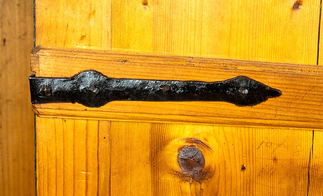 Armadio Laccato e Dipinto - Tirolo, XVIII Secolo