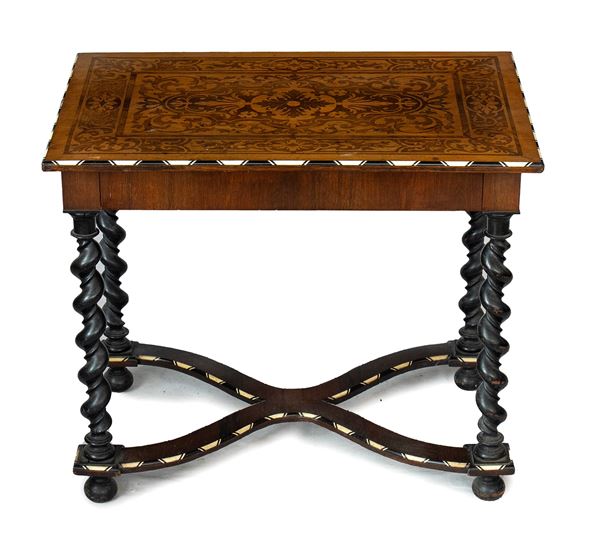 Tavolino intarsiato - Lombardia, XIX secolo