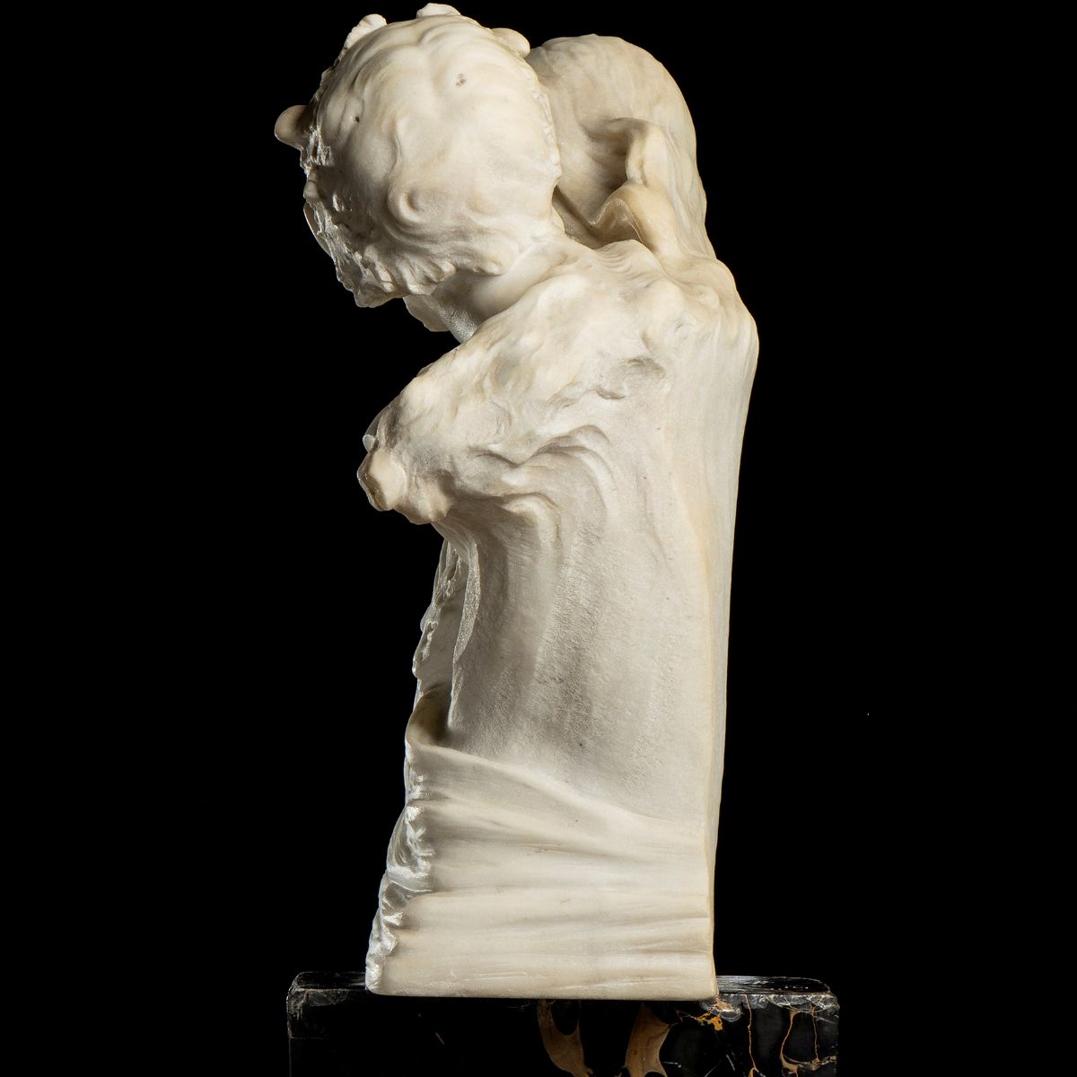 Scultura in Marmo Statuario e Portoro Raffigurante Pan e Selene - Italia, XIX Secolo