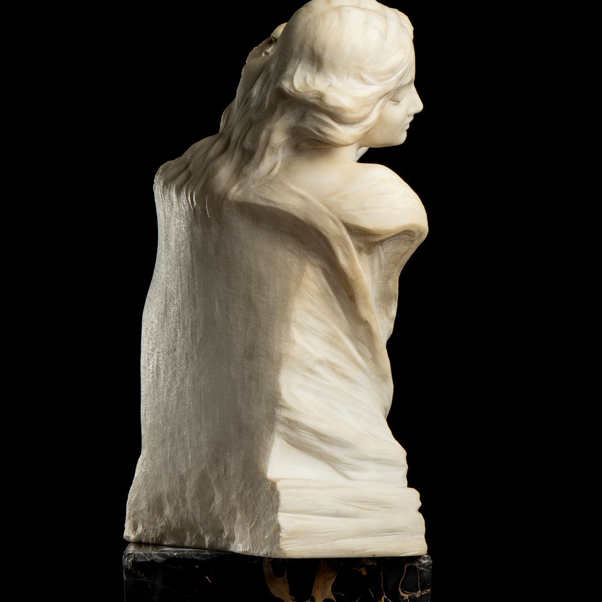 Scultura in Marmo Statuario e Portoro Raffigurante Pan e Selene - Italia, XIX Secolo