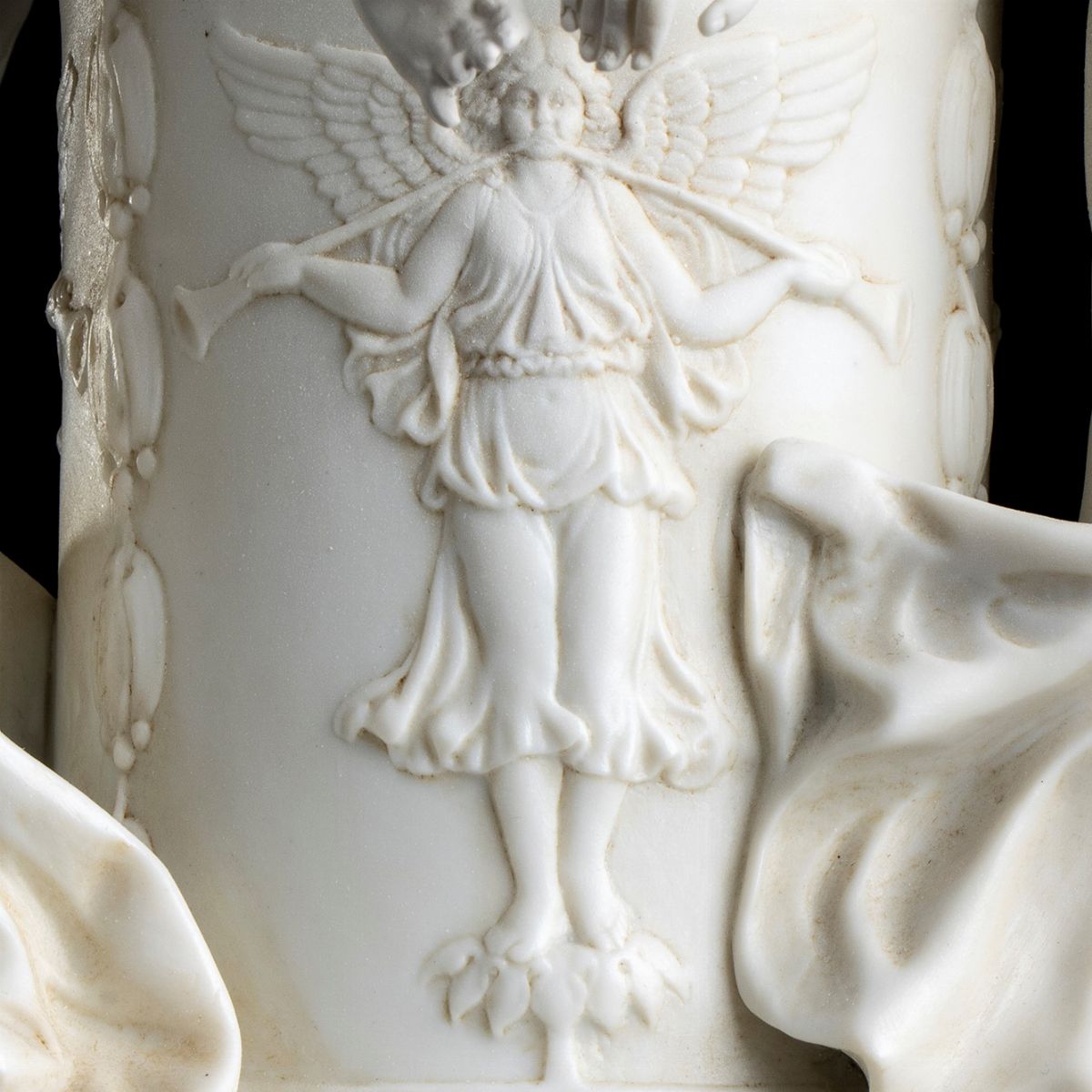 Coppia di Coppe con Coperchio Napoleone III in Porcellana Biscuit - Francia, XIX Secolo
