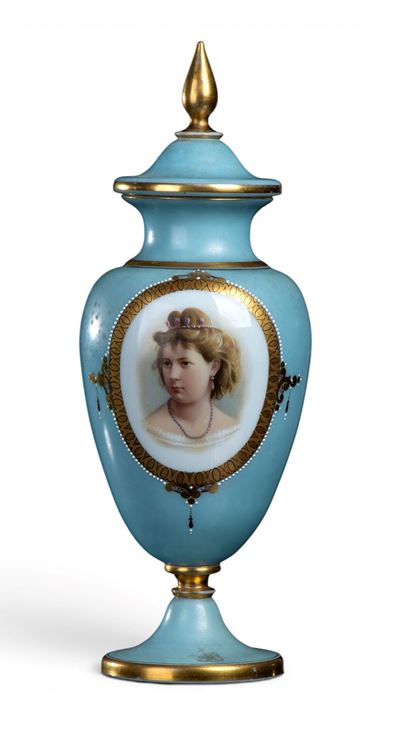 Vaso vittoriano in opalina, Inghilterra (Bristol), 1860 circa