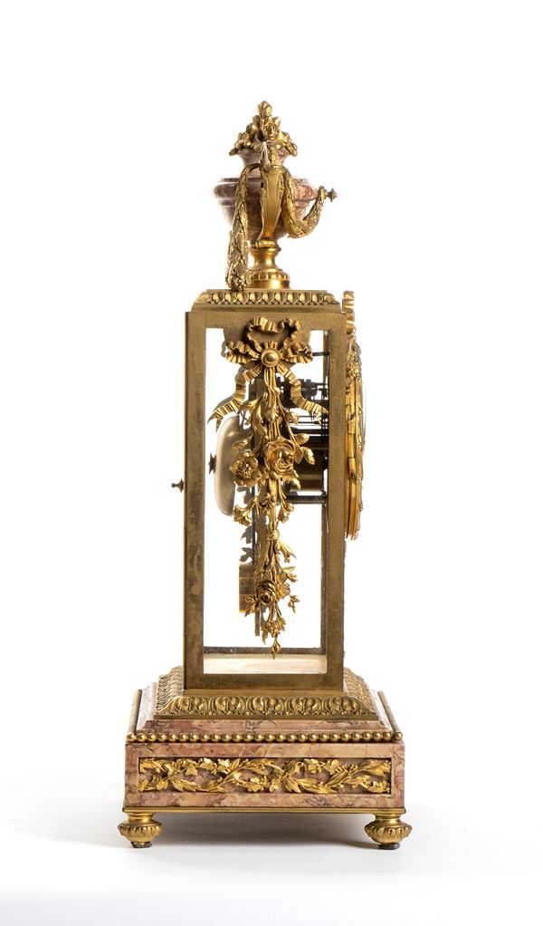 Trittico francese in bronzo dorato - Parigi XIX secolo, firmato H. JURNET &  CIE. - Asta Mobili e Oggetti d'Arte dal XVII all'inizio del XX Secolo -  Bertolami Fine Art - Casa