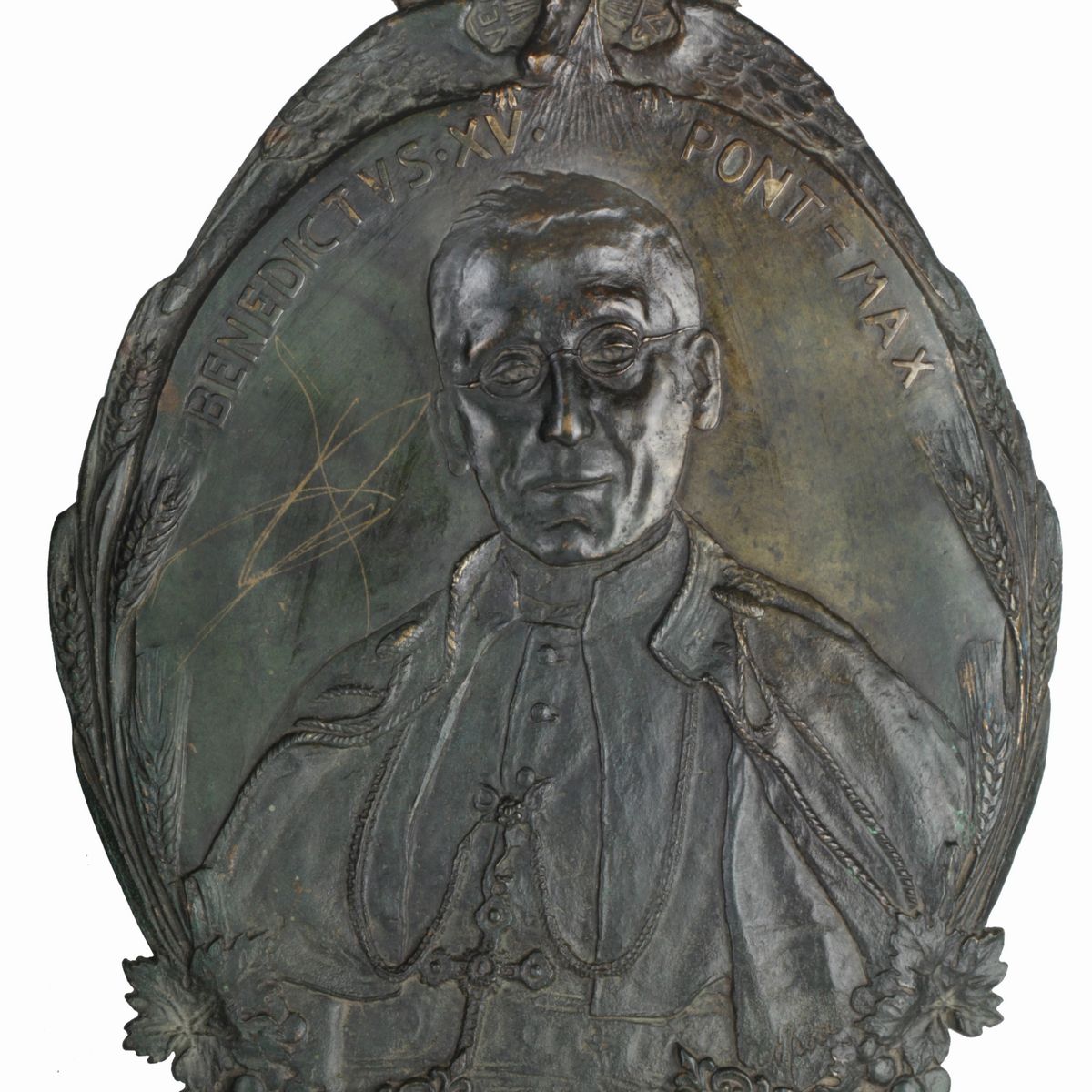 Due Oggetti Commemorativi del Pontificato di Papa Benedetto XV (1914-1922)