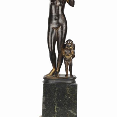 Venere Anadiomene con Cupido