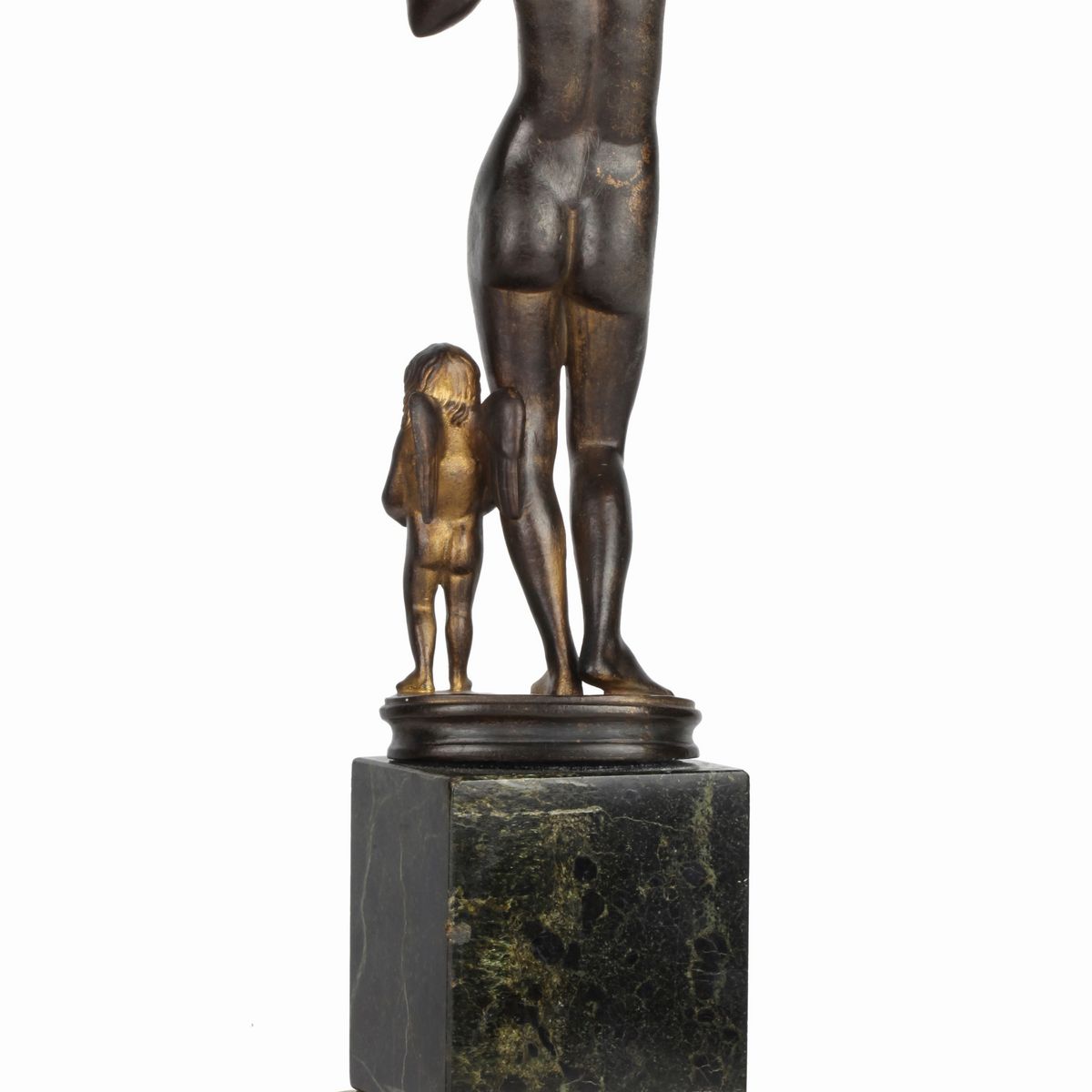 Venere Anadiomene con Cupido