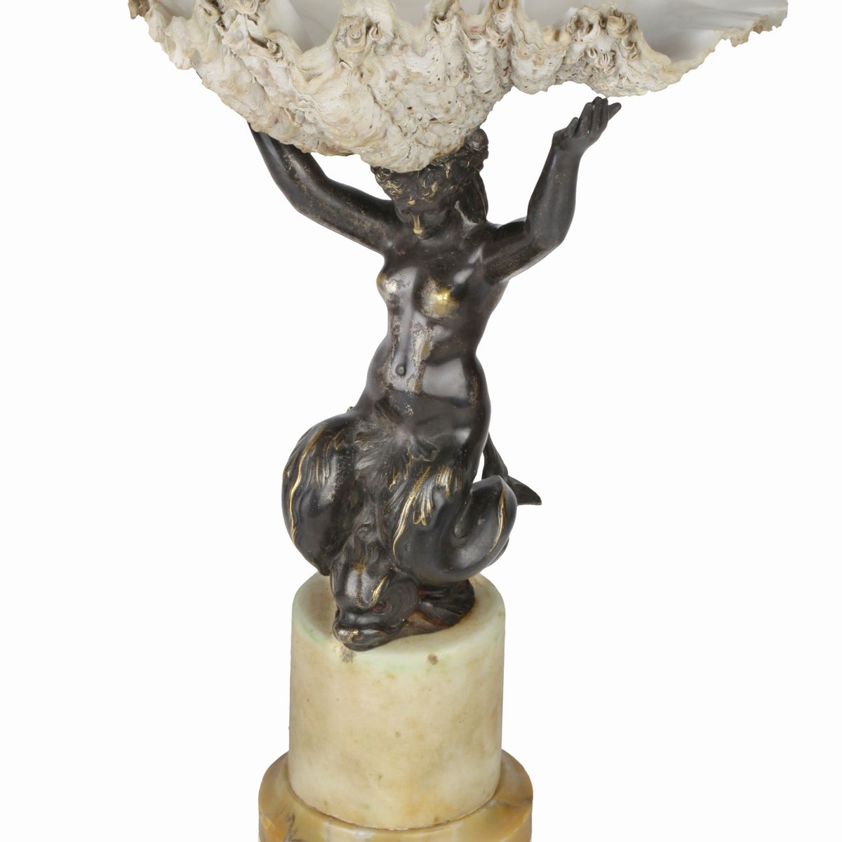 Nereide con Tridacna